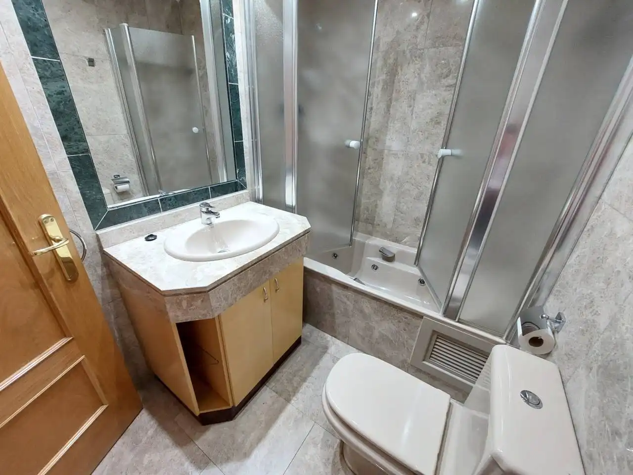 Piso de alquiler en Sector B