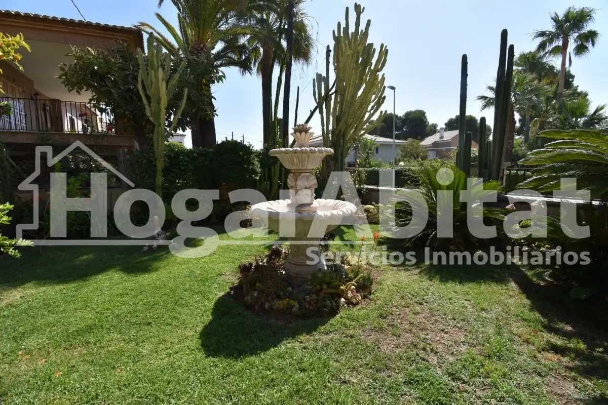 Jardí de Casa o xalet en venda en Burriana / Borriana amb Calefacció, Jardí privat i Terrassa