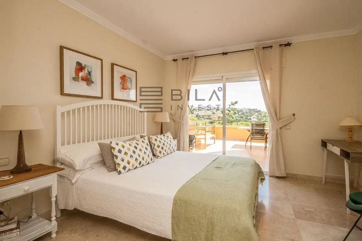 Piso con piscina en venta en Elviria Hills, imagen 15