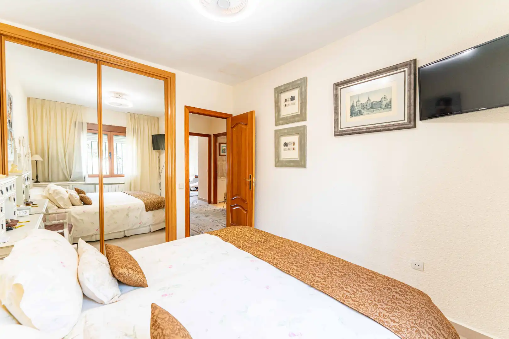 Bedroom of Houses for sale in Alpedrete  with Furnished
