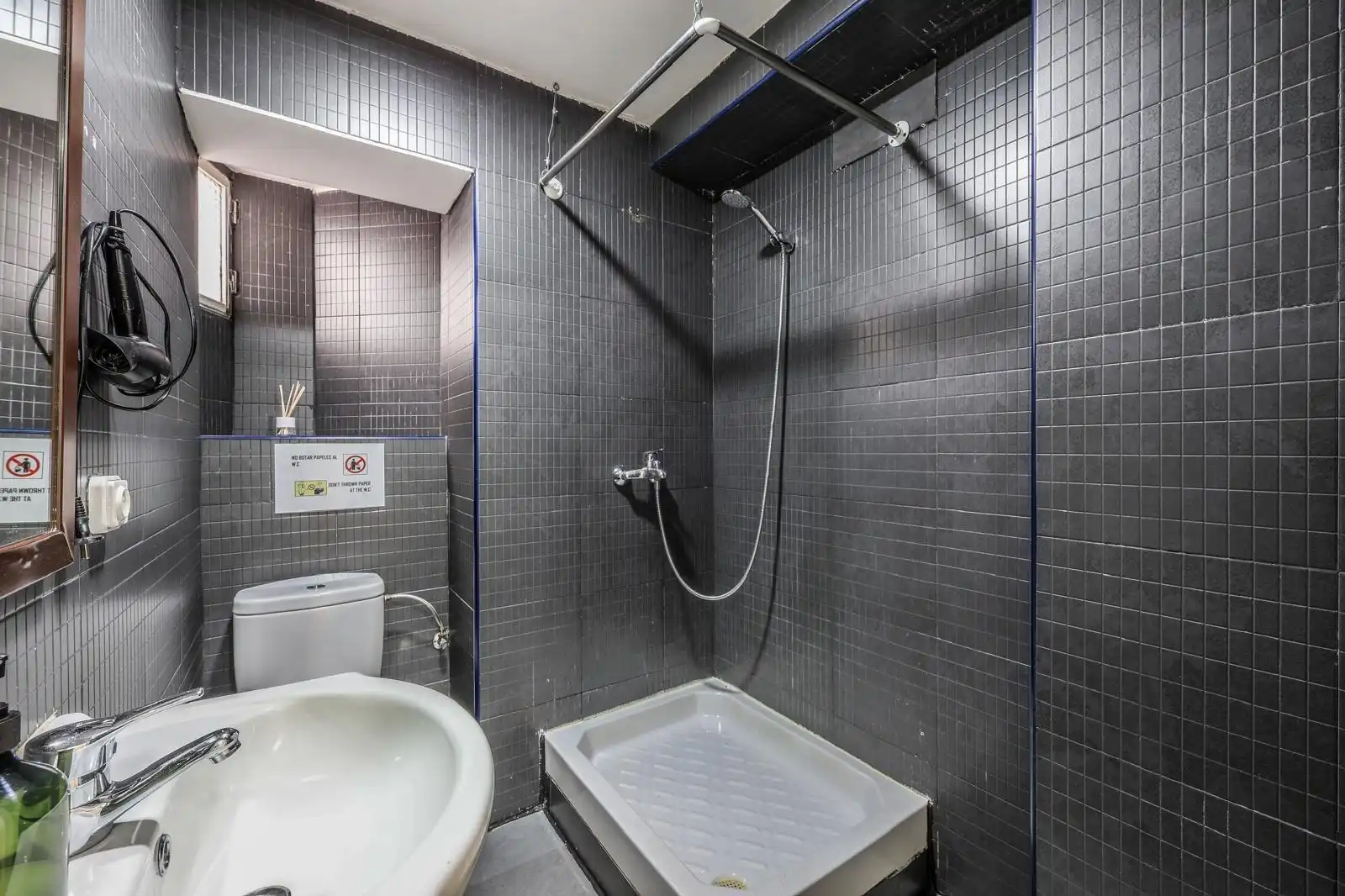 Baño de Piso en venta en Madrid con Calefacción y Amueblado