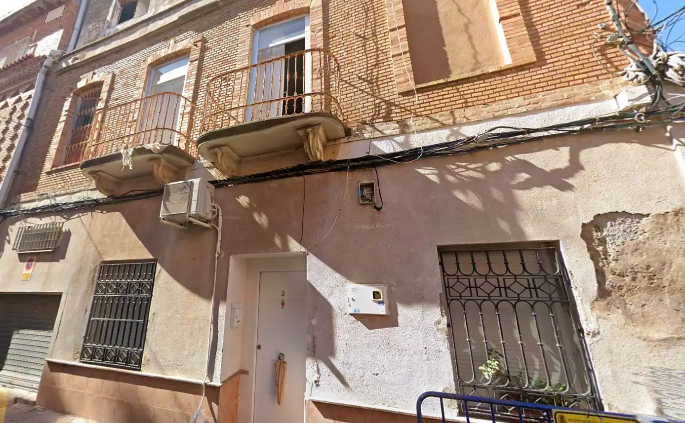 Vista exterior de Piso en venta en La Unión con Trastero