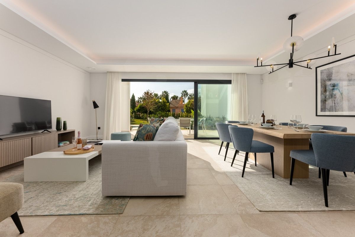 Single-family semi-detached to rent in Los Naranjos