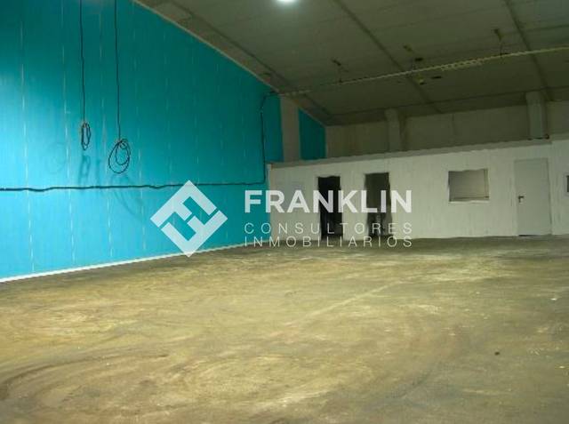 Nave industrial en Alquiler en Carrer del Penedès en Can Casablanques