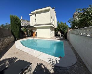 Vista exterior de Casa o xalet en venda en Sant Carles de la Ràpita amb Aire condicionat, Terrassa i Piscina