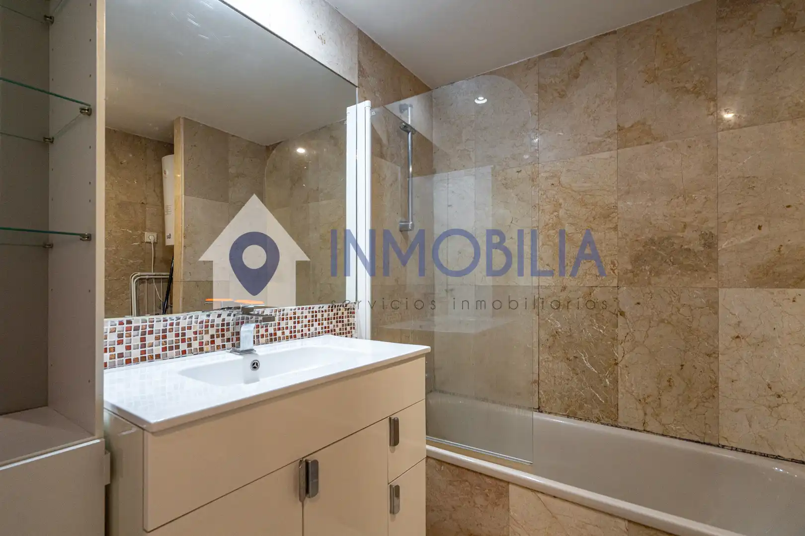 Baño de Piso en venta en Madrid con Aire acondicionado, Calefacción y Piscina