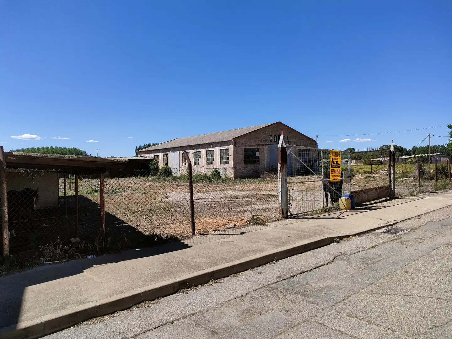 Vista exterior de Nave industrial en venta en Soto de la Vega