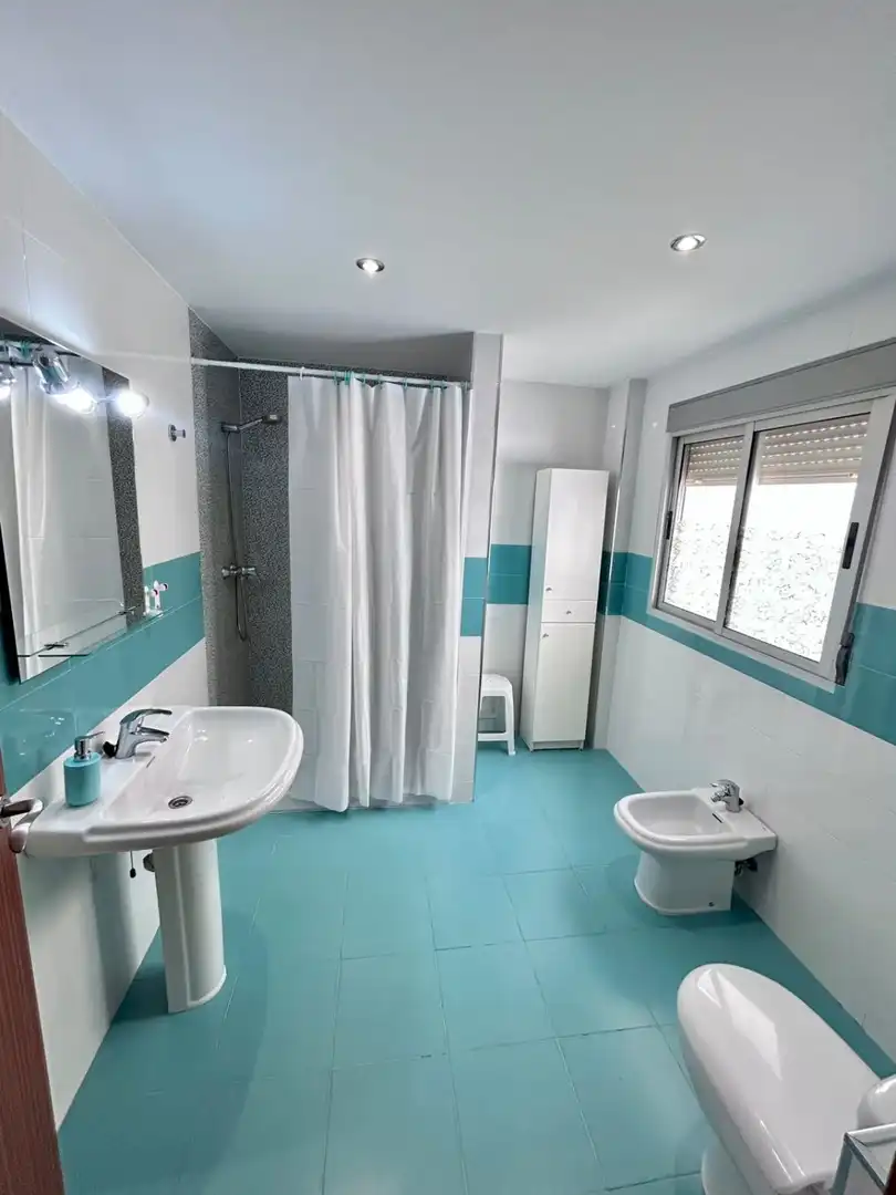 Badezimmer von Wohnung zur Miete in Granada mit Terrasse und Möbliert