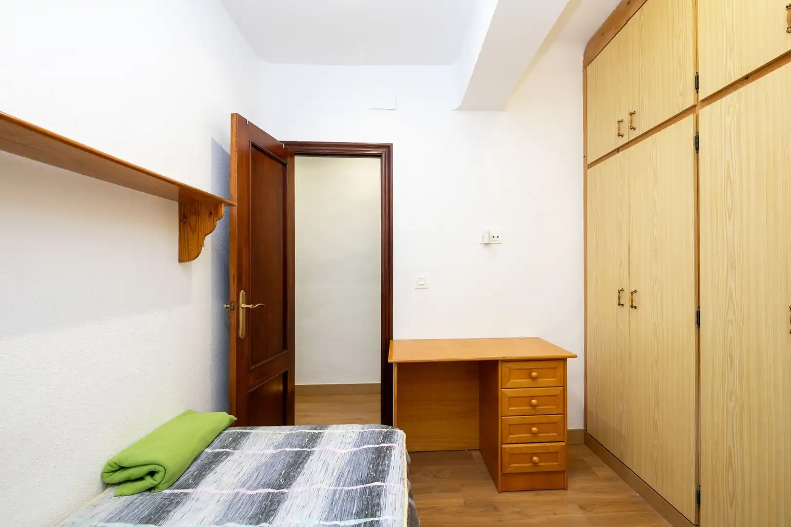 Bedroom of Flat for sale in Granada  with Air Conditioner and Heating