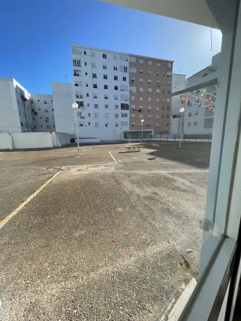 Parkplatz von Wohnung zum Verkauf in Cádiz mit Heizung, Möbliert und Ofen
