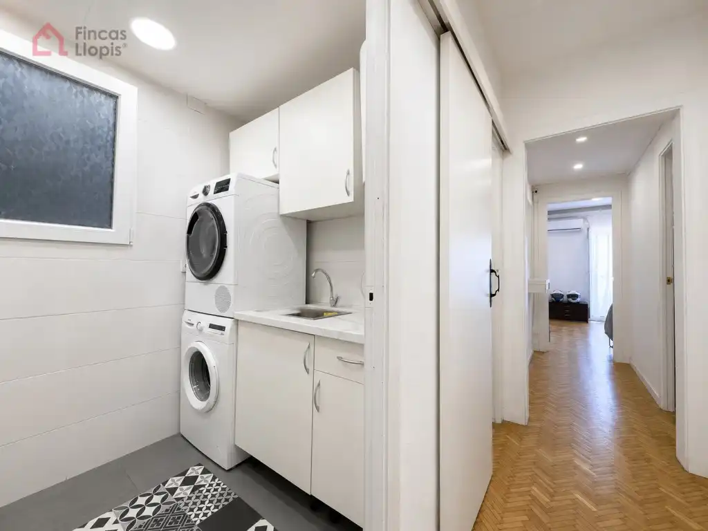 Cocina de Piso en venta en Barcelona con Balcón y Internet