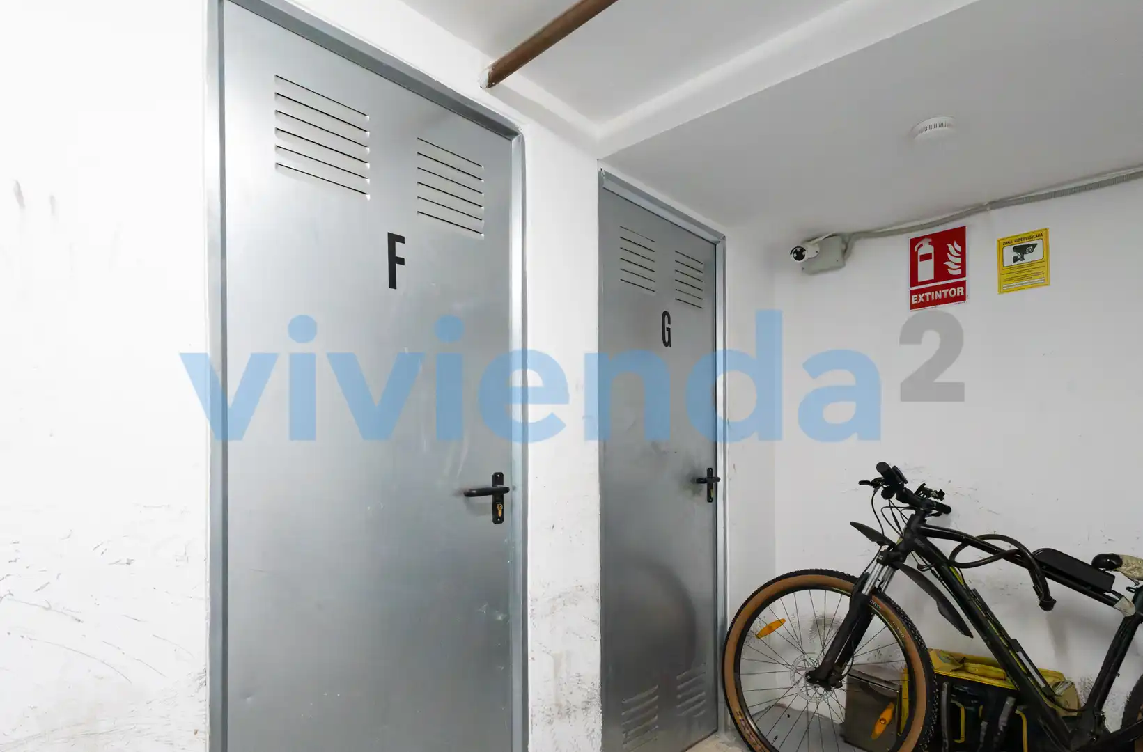 Aparcament de Local en venda en Madrid