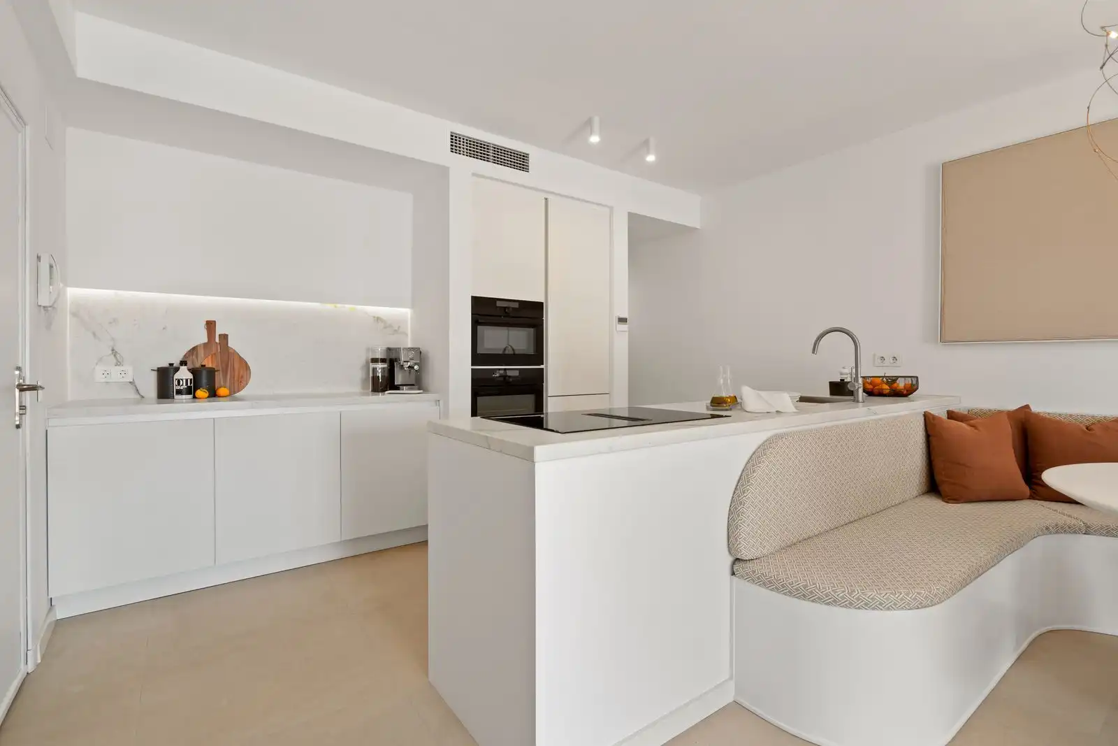 Cocina de Apartamento en venta en Marbella con Terraza, Trastero y Amueblado