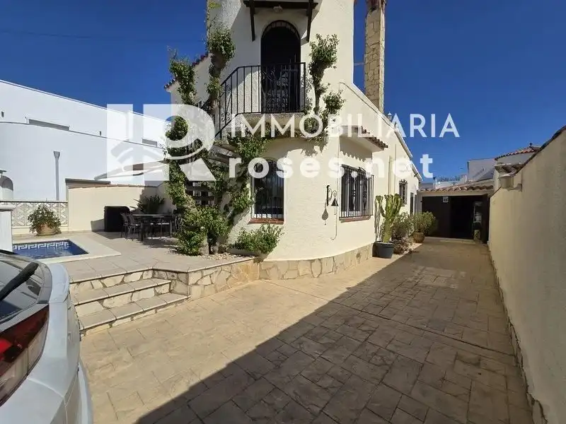 Casa con piscina en venta en Pení, imagen 18