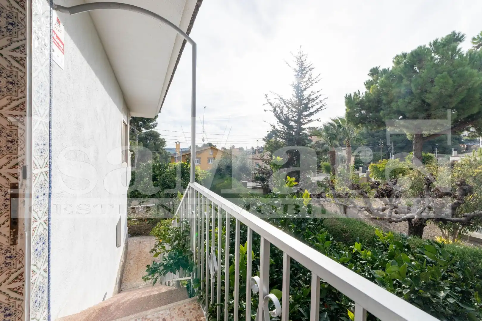 Vista exterior de Casa o xalet en venda en Bellvei amb Jardí privat, Terrassa i Piscina