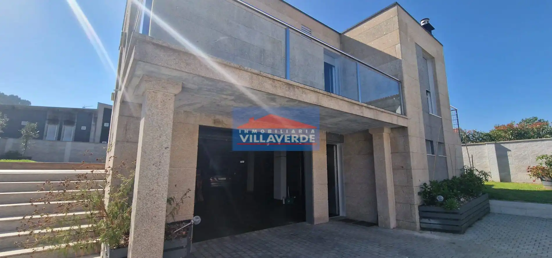 Vista exterior de Casa o chalet en venta en Cangas  con Terraza, Trastero y Piscina
