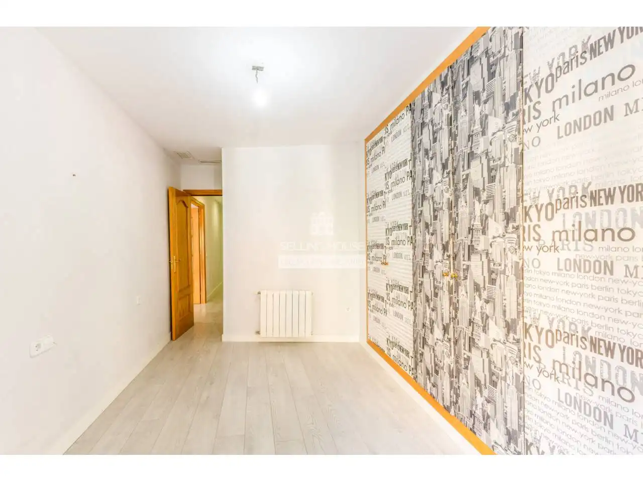 Flat for sale in Valencia  with Heating, Parquet flooring and Balcony