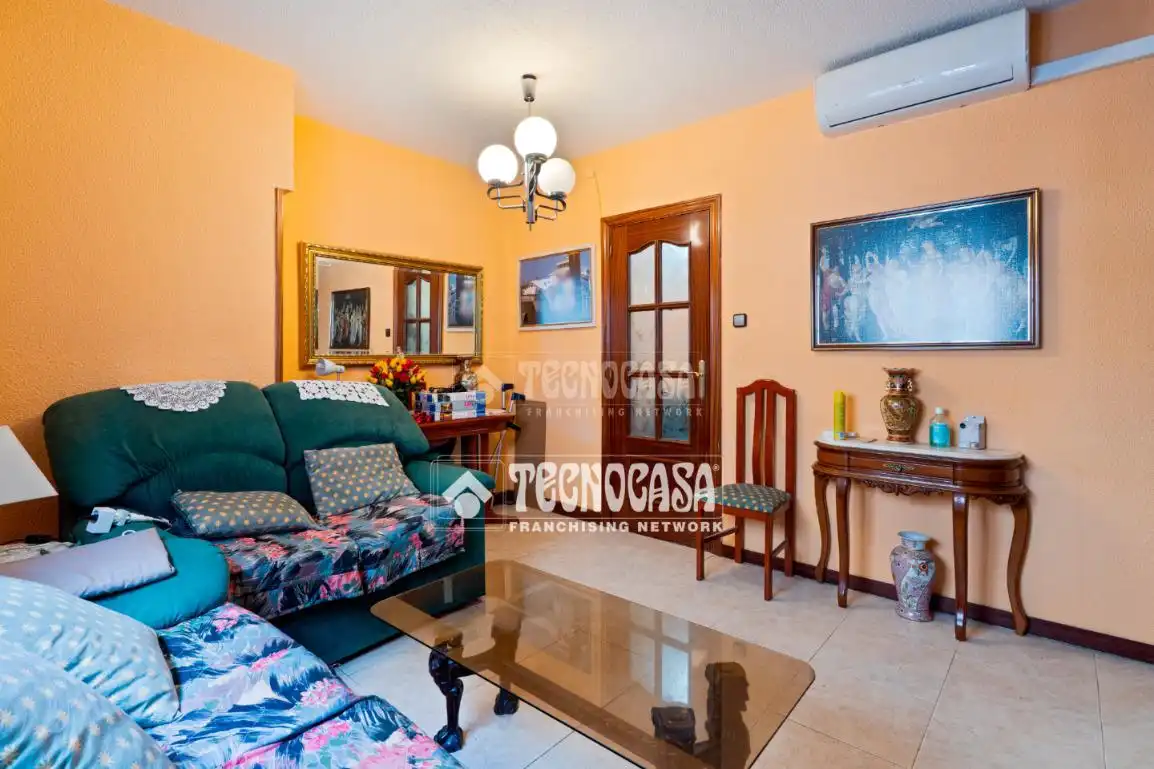 Sala de estar de Piso en venta en Madrid con Aire acondicionado y Trastero