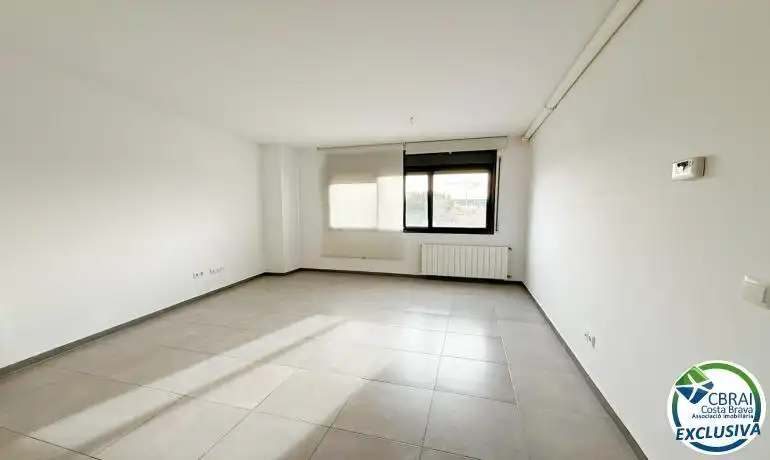 Außenansicht von Wohnung zum Verkauf in Figueres mit Heizung, Terrasse und Ofen