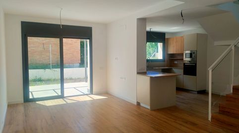 Foto 4 de Casa adosada en venda a Riudarenes, Girona