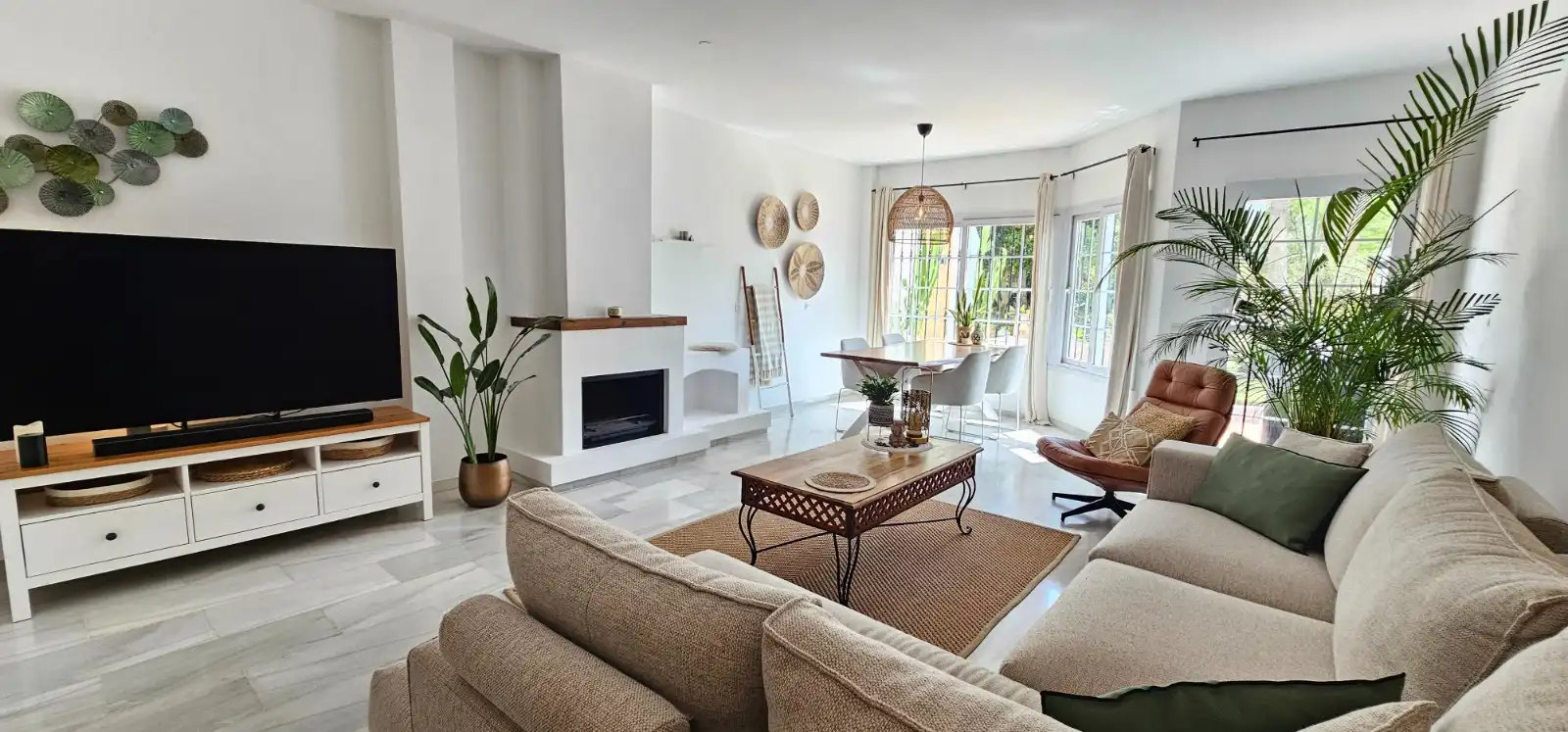Sala de estar de Casa adosada de alquiler en Alhaurín de la Torre con Aire acondicionado, Jardín privado y Terraza