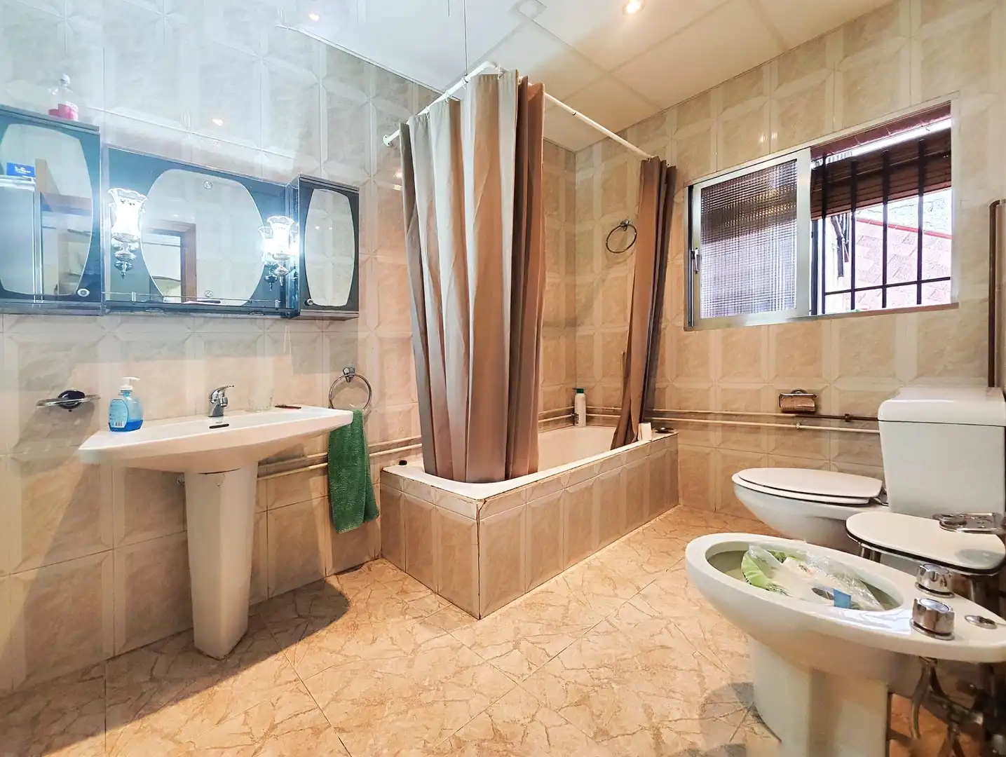 Houses for sale in Calle Goya, 40, Centro