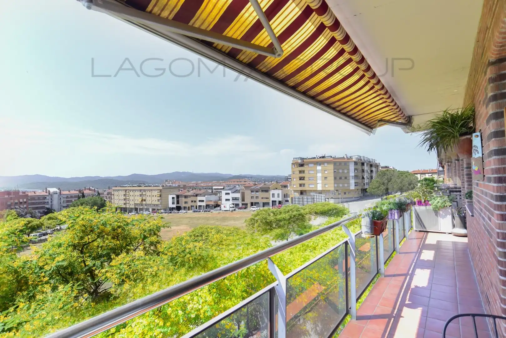 Dúplex amb ascensor en venda a Can Clos - Pinetons