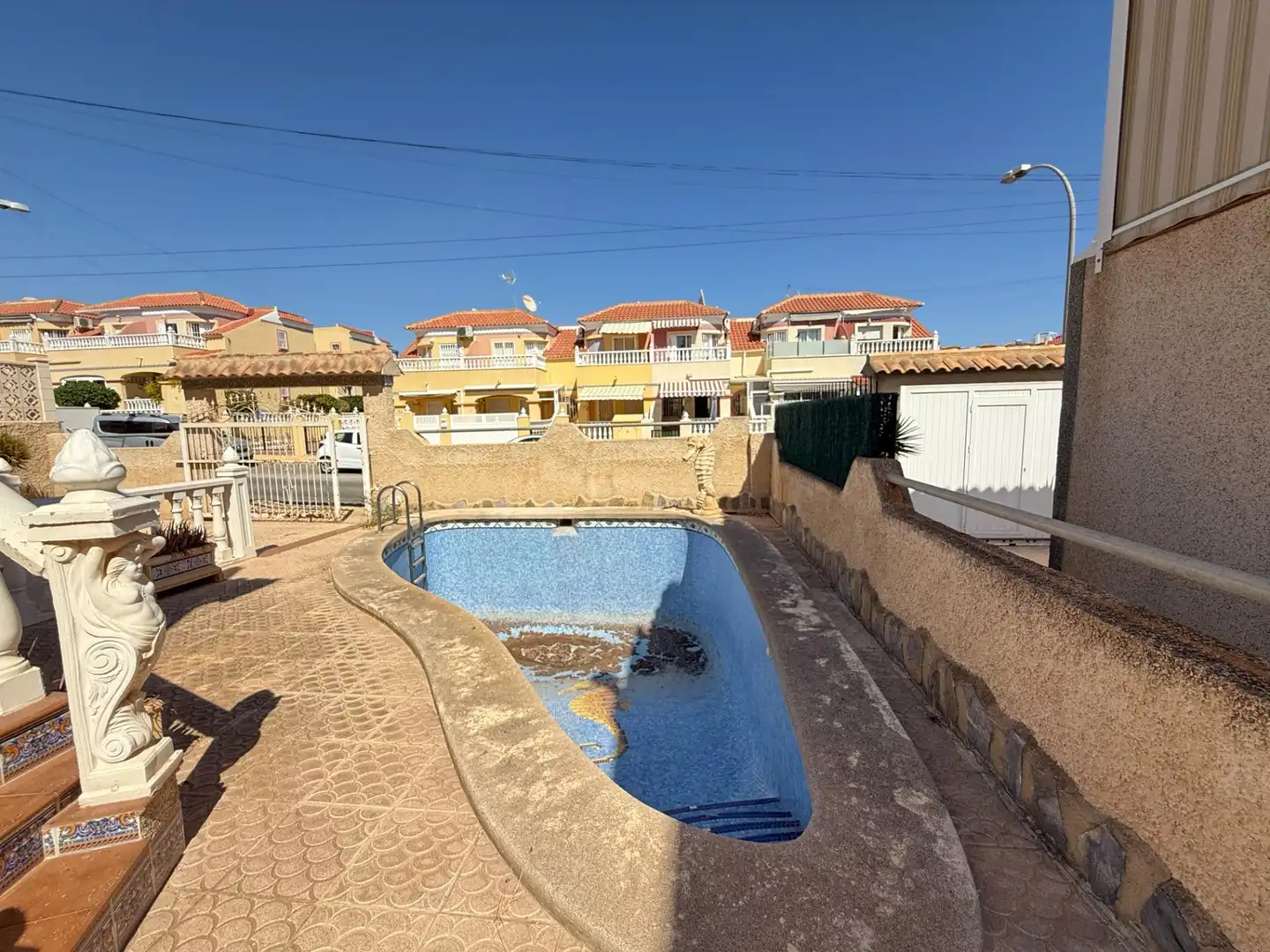 Piscina de Casa o xalet en venda en San Miguel de Salinas amb Jardí privat i Piscina comunitària