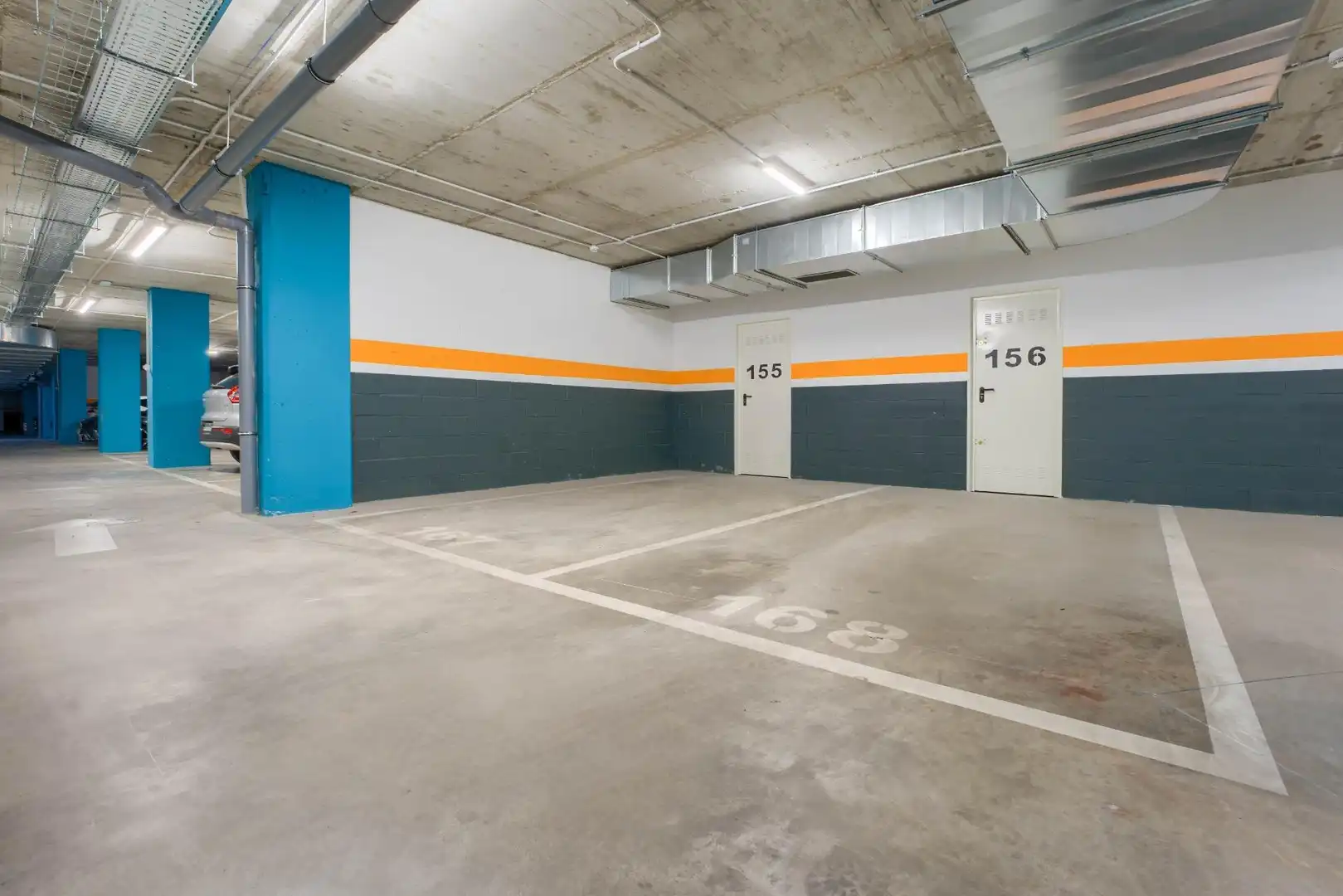 Parking of Flat for sale in Sevilla  with Air Conditioner and Terrace