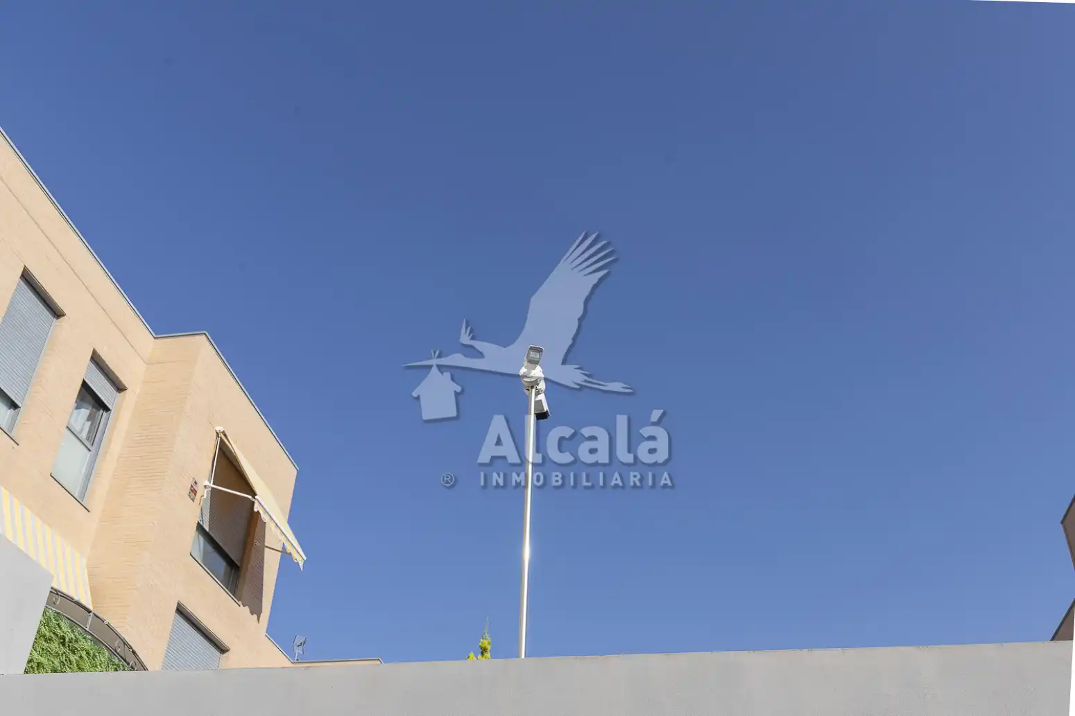 Außenansicht von Wohnung zum Verkauf in Villalbilla mit Klimaanlage, Heizung und Terrasse