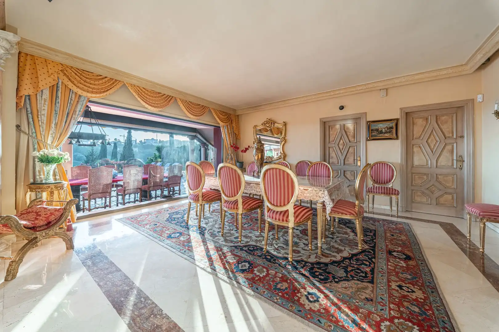 Esszimmer von Country house zum Verkauf in Benahavís mit Terrasse