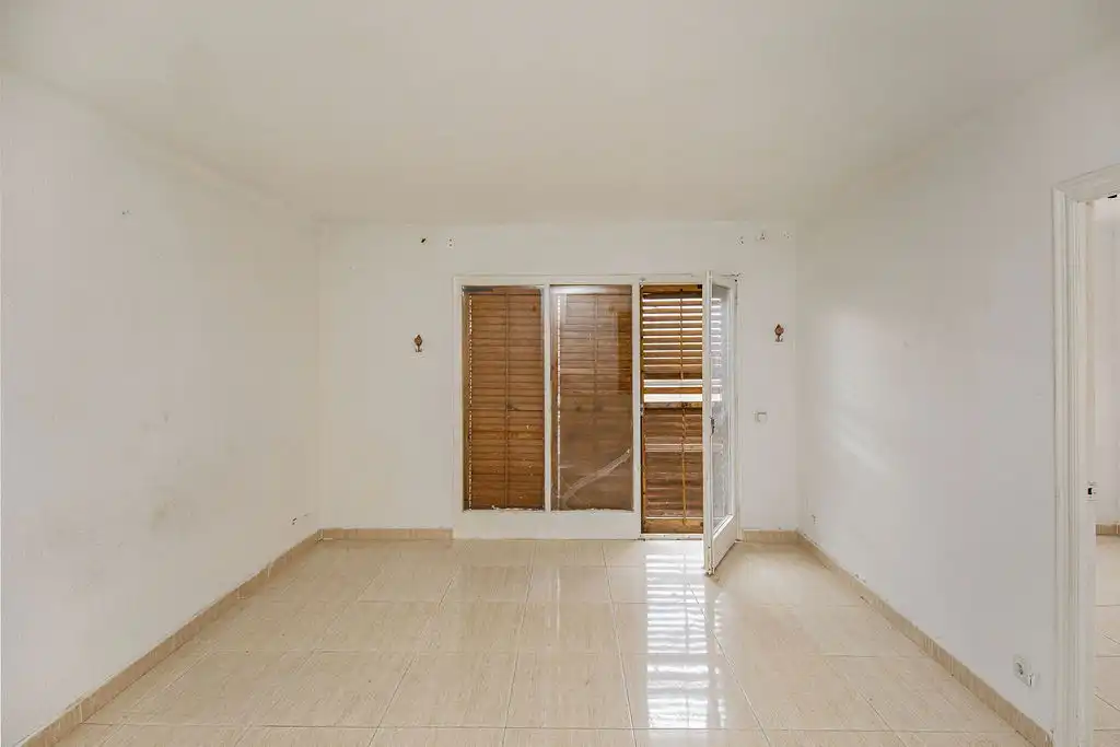 Habitación de Piso en venta en Salt con Alarma