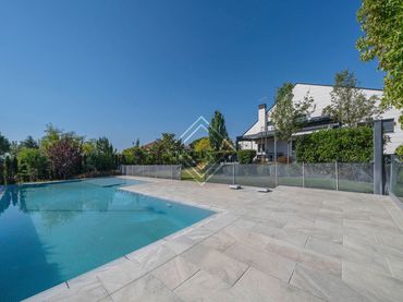 Villa avec piscine à vendre à Urbanización La Moraleja