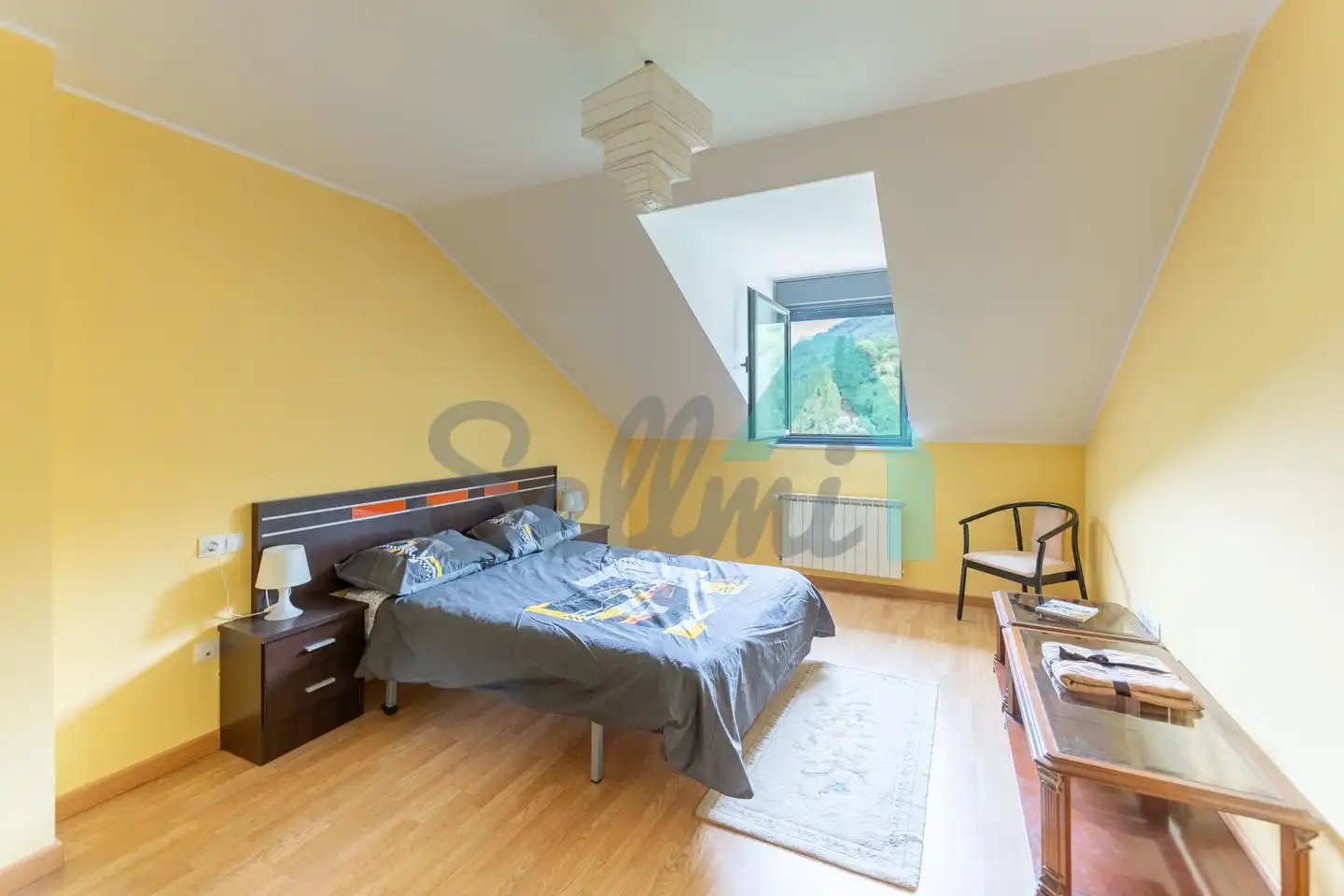Schlafzimmer von Wohnung zur Miete in Aller mit Heizung und Möbliert