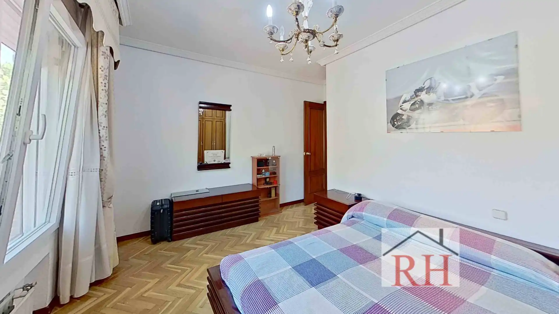 Habitación de Casa adosada en venta en Alcalá de Henares con Aire acondicionado, Calefacción y Jardín privado