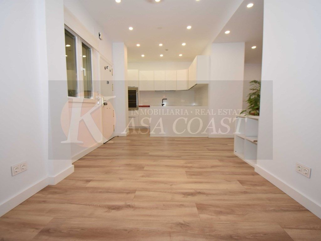 Flat for sale in Fuengirola  with Air Conditioner, Private garden and Community pool