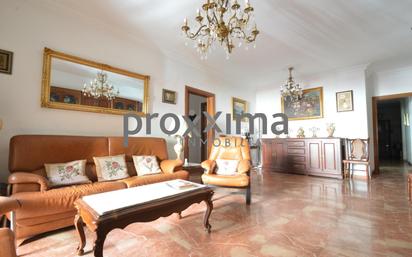 Living room of Flat for sale in  Sevilla Capital  with Air Conditioner, Terrace and Balcony