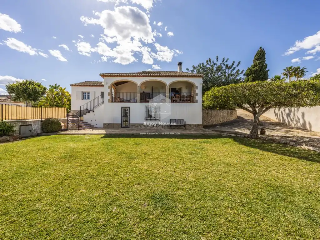 Houses for sale in Camino Tarraulla, Partides comunes - Adsubia