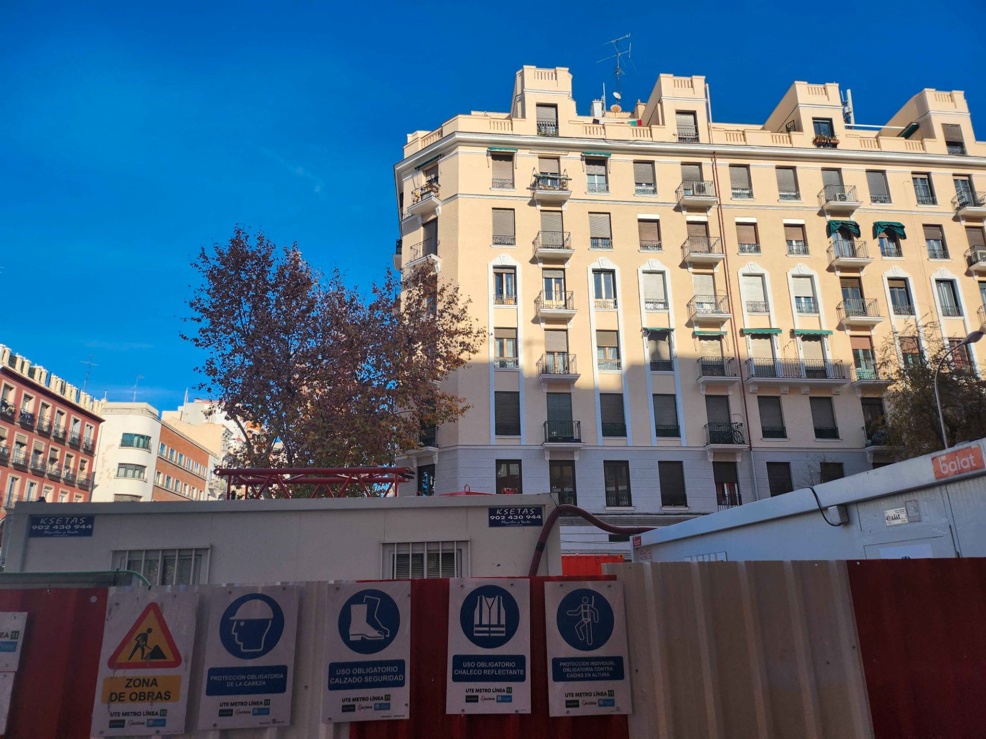 Vista exterior de Local en venta en  Madrid Capital con Aire acondicionado y Internet