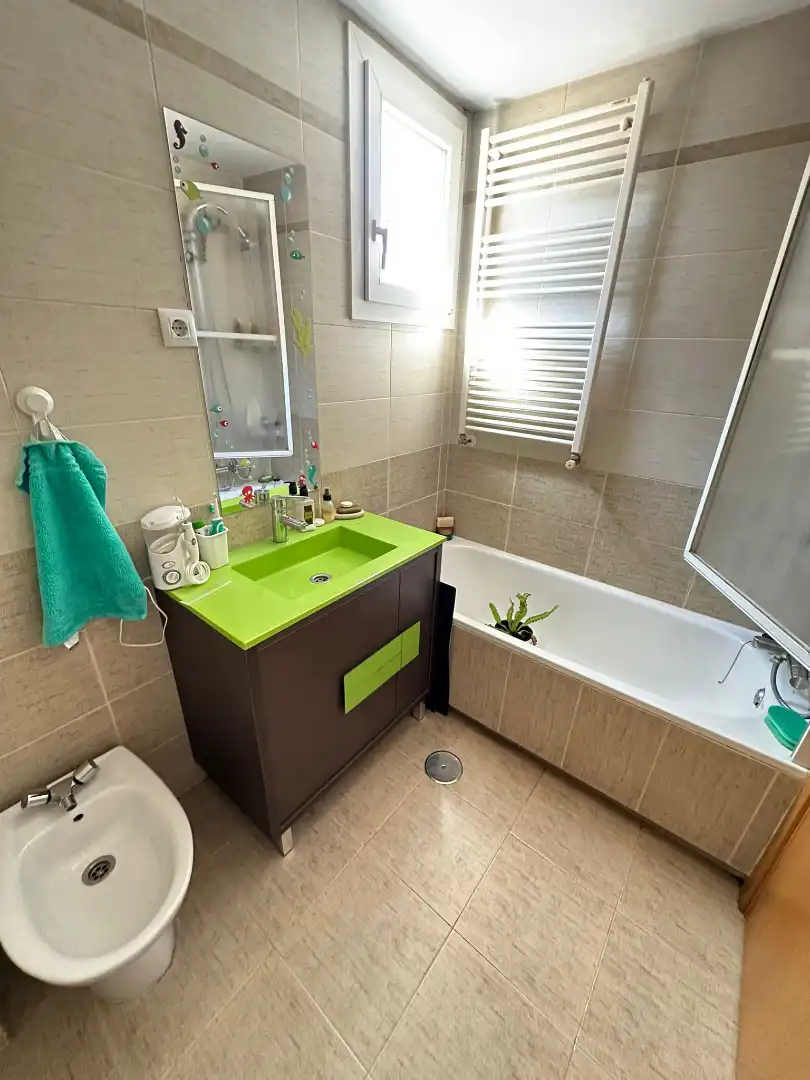 Badezimmer von Wohnung zum Verkauf in Parla mit Klimaanlage, Heizung und Abstellraum