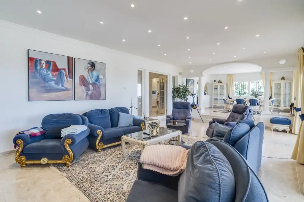 Sala d'estar de Casa o xalet en venda en Mijas amb Aire condicionat, Calefacció i Jardí privat