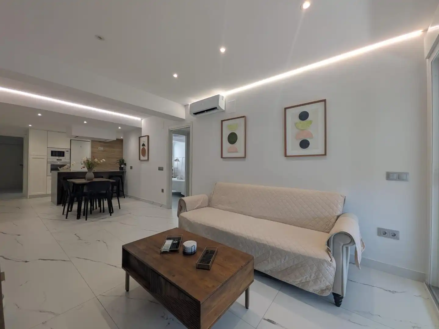 Living room of Flat for sale in Córdoba  with Air Conditioner, Terrace and Furnished