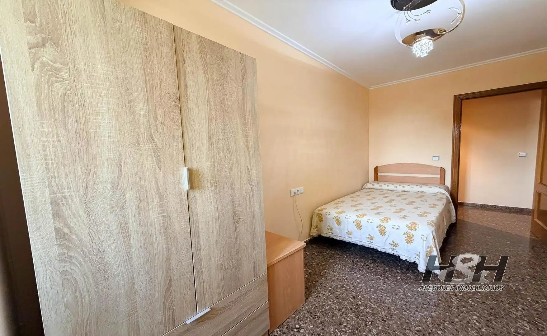 Habitación de Piso de alquiler en Burjassot con Aire acondicionado, Amueblado y Balcón
