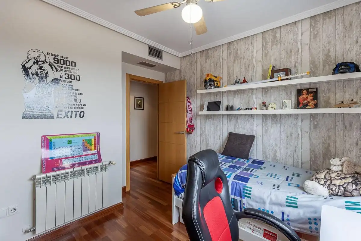 Bedroom of Flat for sale in Granada  with Air Conditioner and Storage room