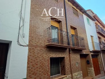 House with balcony for sale in Jesus