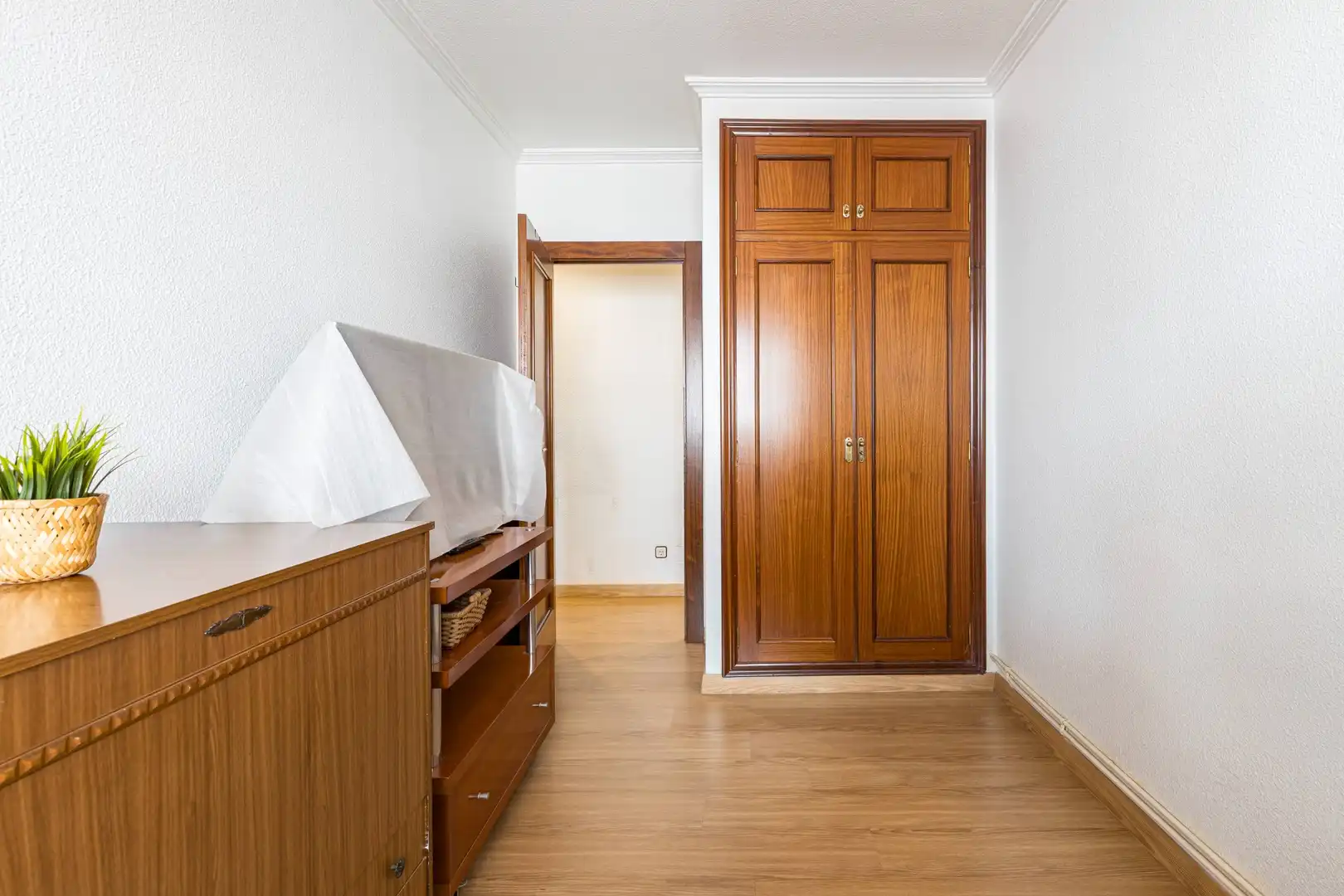 Bedroom of Flat for sale in Sur