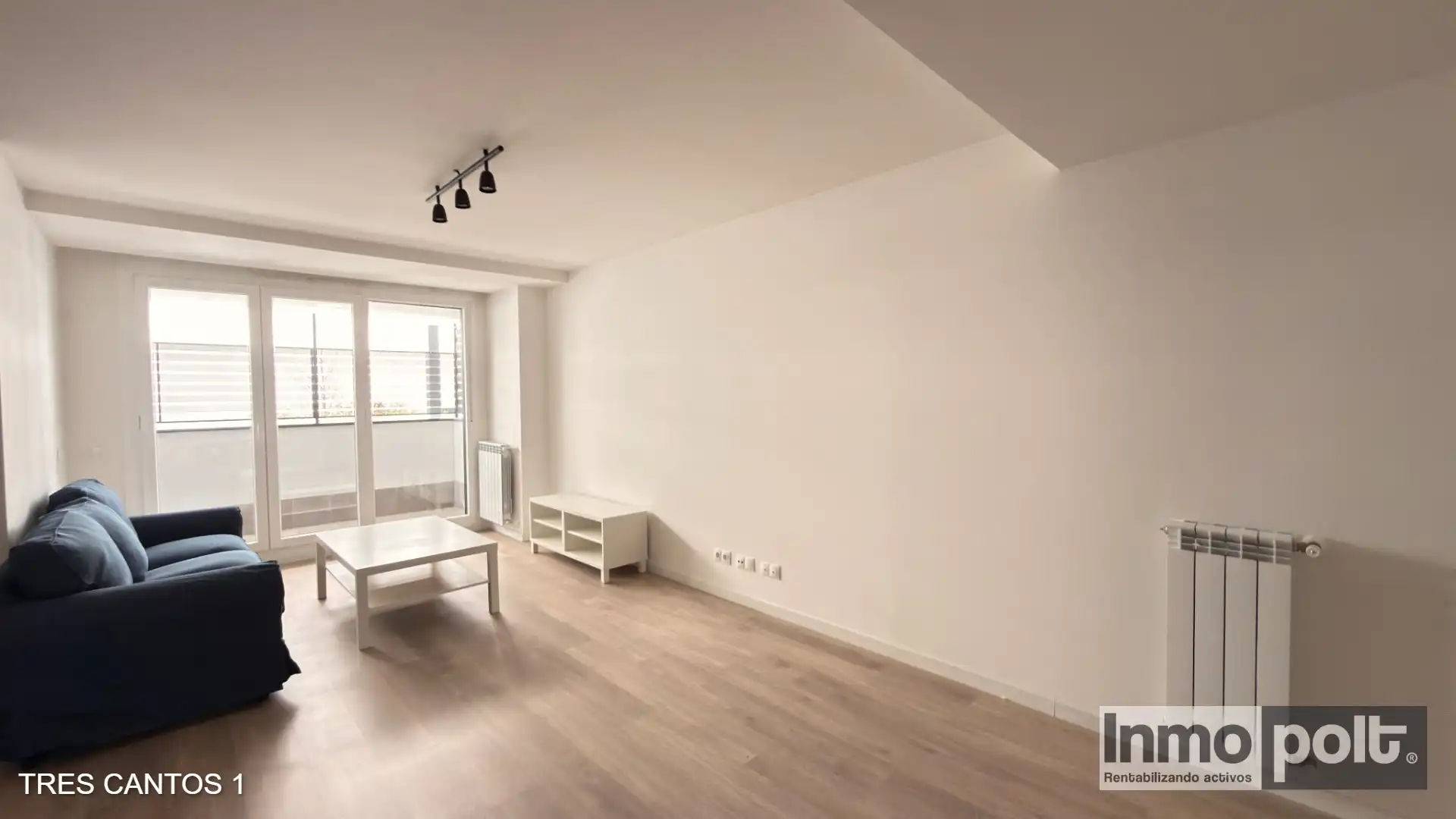 Living room of Flat for rent in Tres Cantos  with Air Conditioner, Furnished and Oven