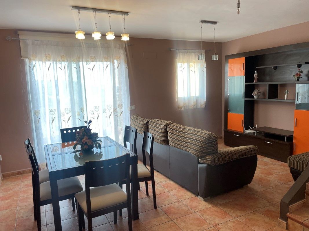 Living room of Single-family semi-detached for sale in Ador  with Terrace, Storage room and Furnished