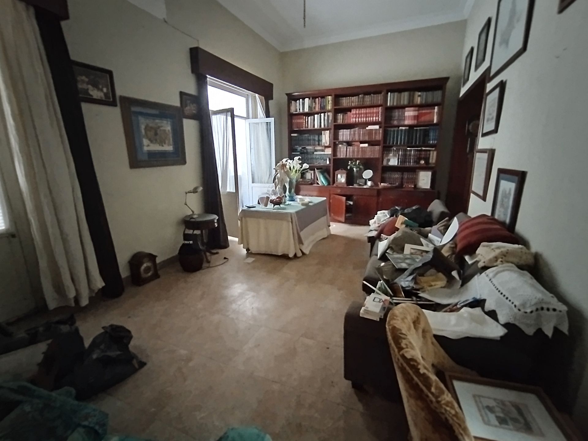 Sala d'estar de Edifici en venda en  Cádiz Capital amb Alarma