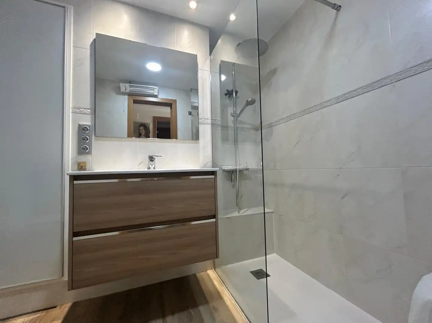 Bathroom of Flat for sale in Silla  with Air Conditioner, Storage room and Swimming Pool
